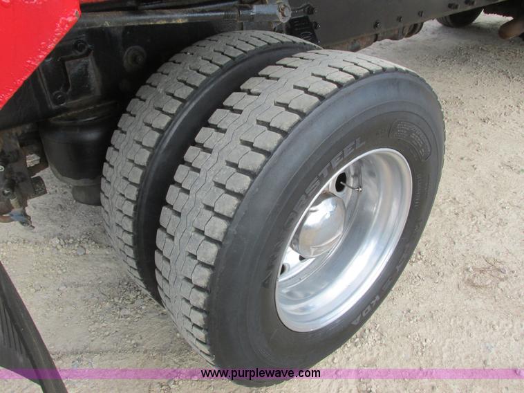 image for item K4688 2005 Peterbilt PB335 dump truck