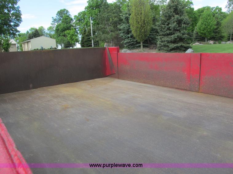 image for item K4688 2005 Peterbilt PB335 dump truck