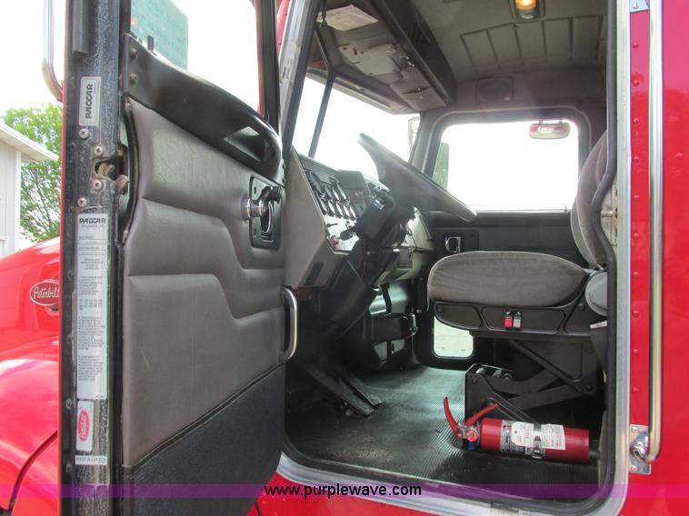 image for item K4688 2005 Peterbilt PB335 dump truck