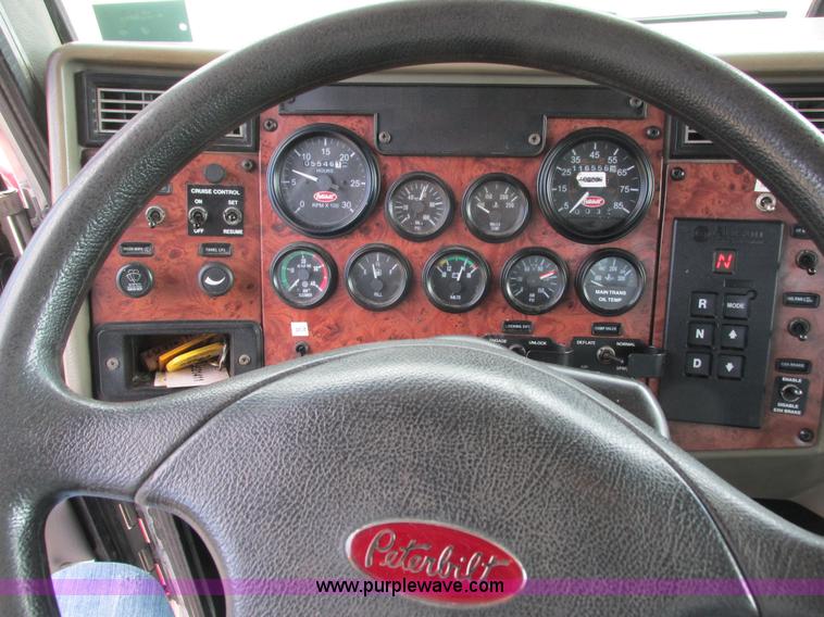 image for item K4688 2005 Peterbilt PB335 dump truck