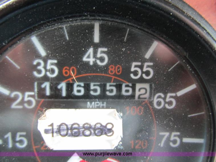 image for item K4688 2005 Peterbilt PB335 dump truck