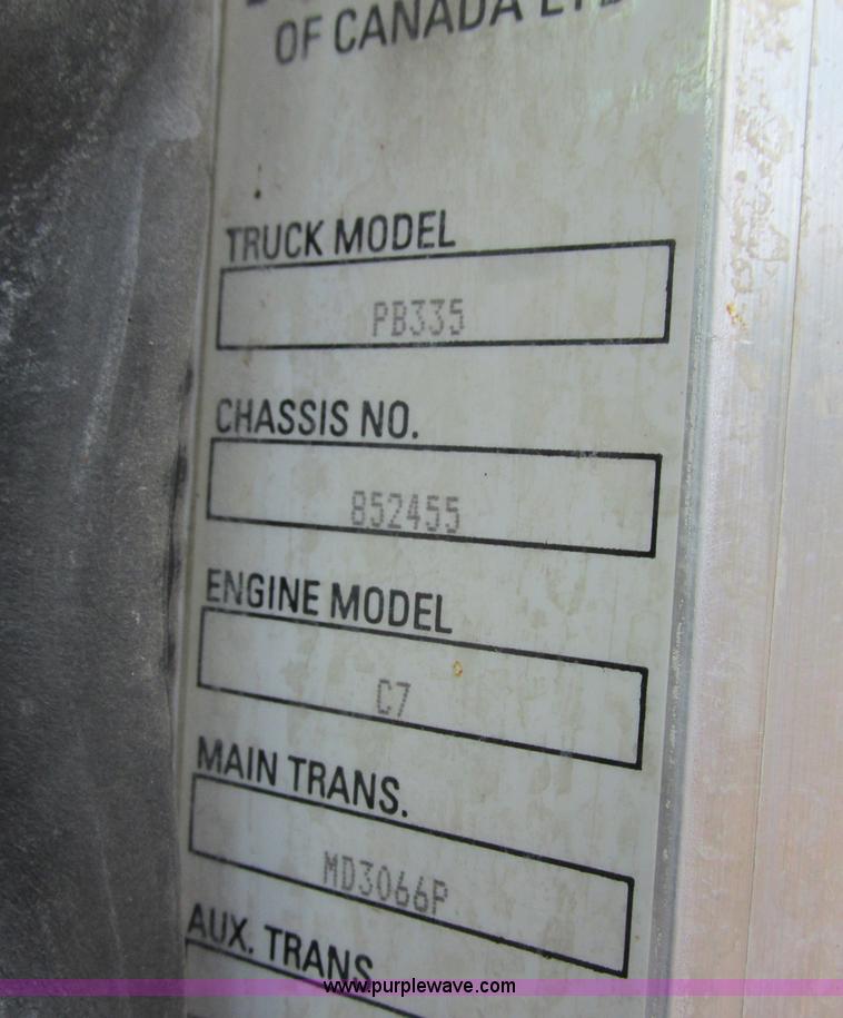 image for item K4688 2005 Peterbilt PB335 dump truck