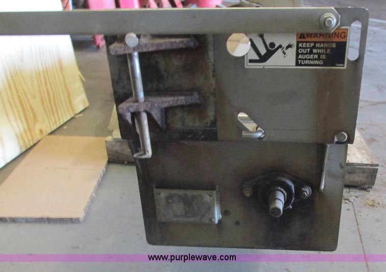 image for item K4688 2005 Peterbilt PB335 dump truck