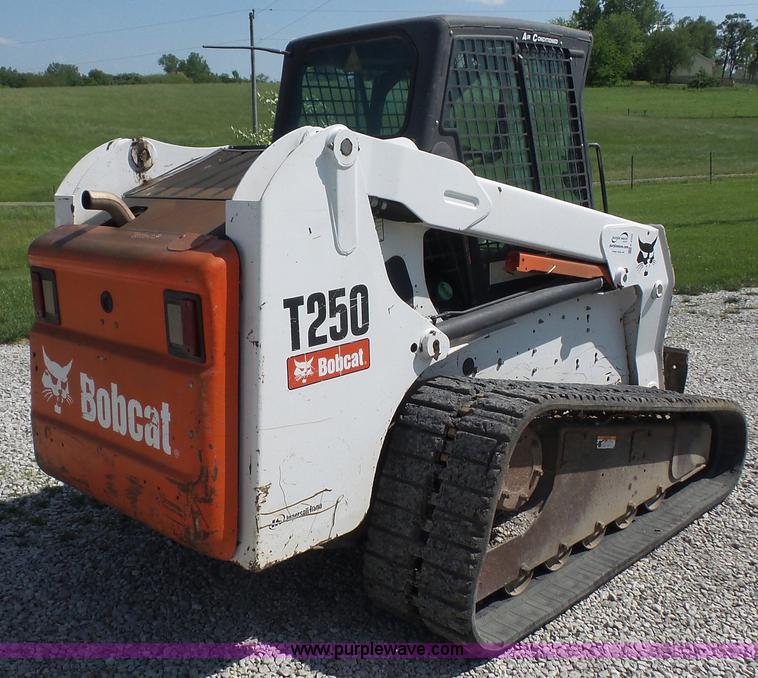 image for item K4722 2006 Bobcat T250 skid steer