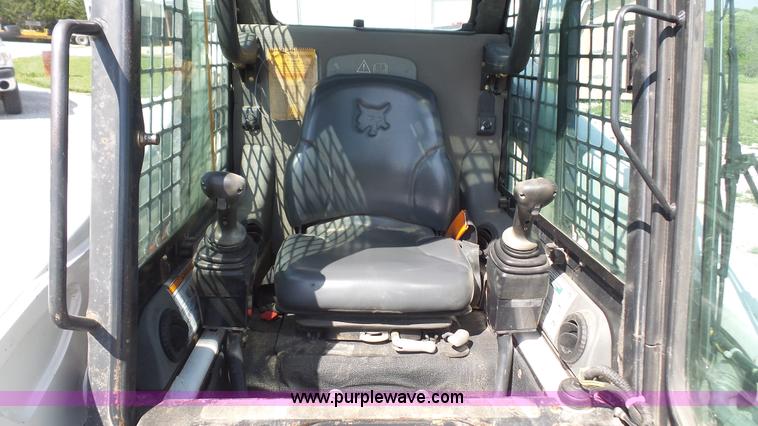 image for item K4722 2006 Bobcat T250 skid steer