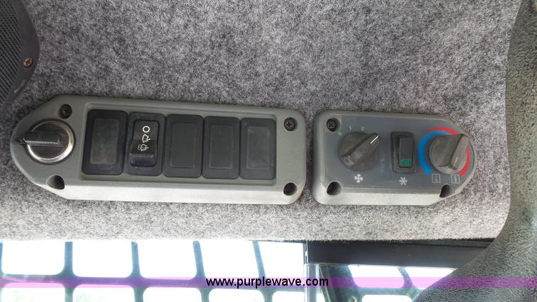 image for item K4722 2006 Bobcat T250 skid steer