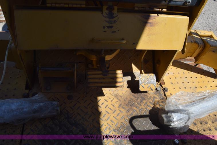 image for item K6681 1998 Caterpillar D5C XL dozer