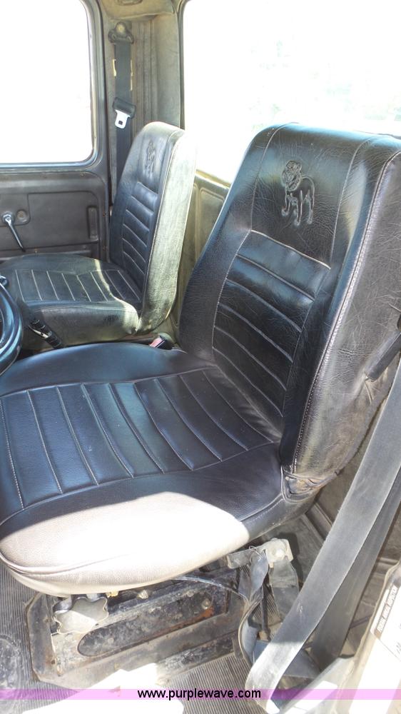 image for item K8291 1994 Mack Maxidyne DM690S mixer truck