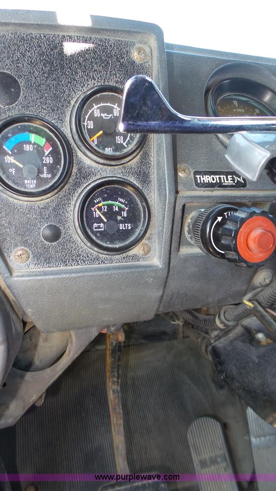 image for item K8291 1994 Mack Maxidyne DM690S mixer truck