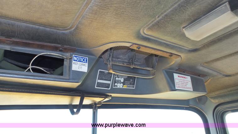 image for item K8291 1994 Mack Maxidyne DM690S mixer truck