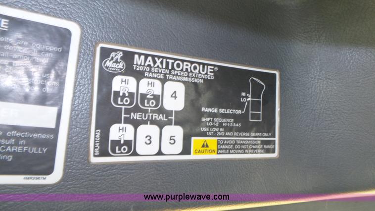 image for item K8291 1994 Mack Maxidyne DM690S mixer truck