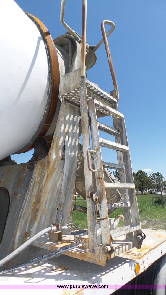 image for item K8291 1994 Mack Maxidyne DM690S mixer truck