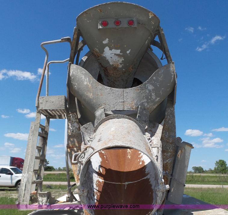 image for item K8291 1994 Mack Maxidyne DM690S mixer truck