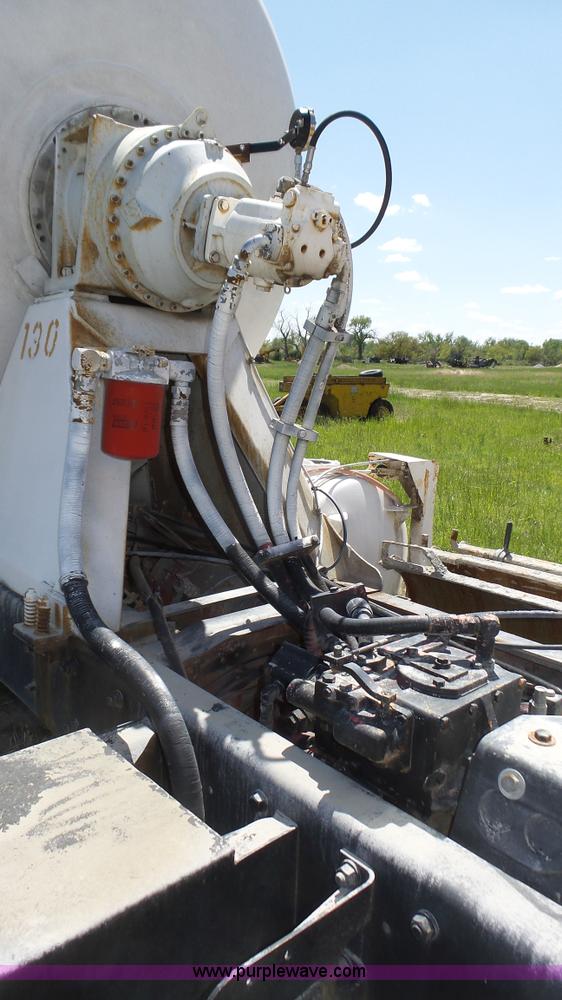 image for item K8291 1994 Mack Maxidyne DM690S mixer truck