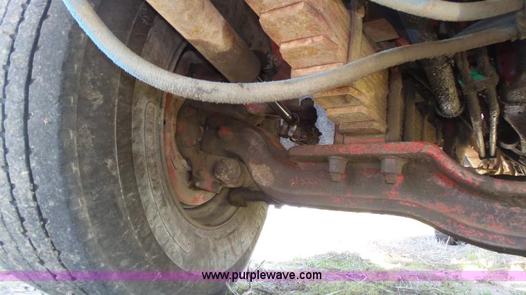 image for item K8291 1994 Mack Maxidyne DM690S mixer truck