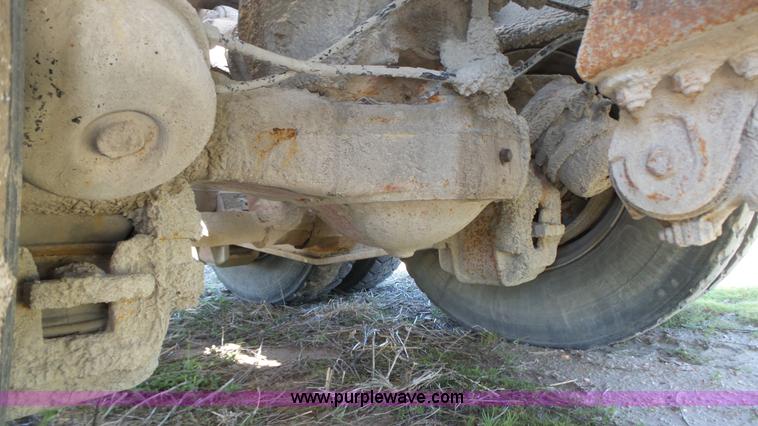 image for item K8291 1994 Mack Maxidyne DM690S mixer truck