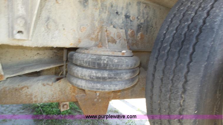 image for item K8291 1994 Mack Maxidyne DM690S mixer truck