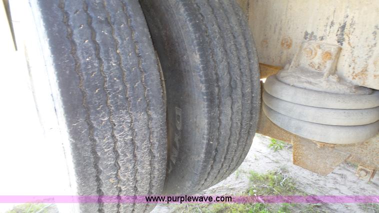 image for item K8291 1994 Mack Maxidyne DM690S mixer truck