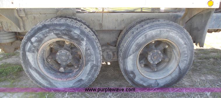 image for item K8291 1994 Mack Maxidyne DM690S mixer truck