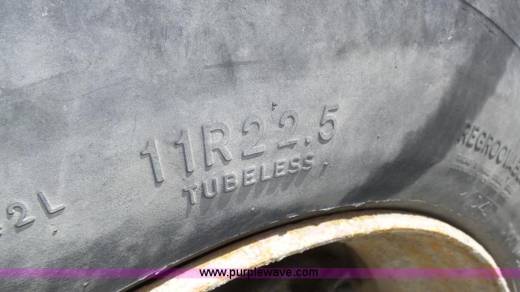 image for item K8291 1994 Mack Maxidyne DM690S mixer truck