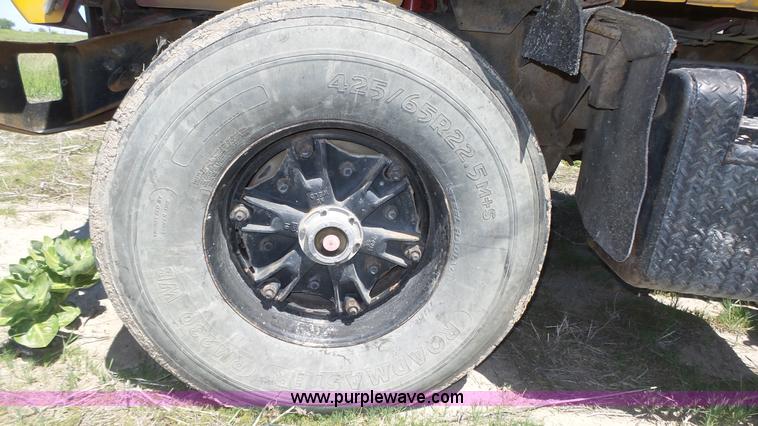 image for item K8291 1994 Mack Maxidyne DM690S mixer truck