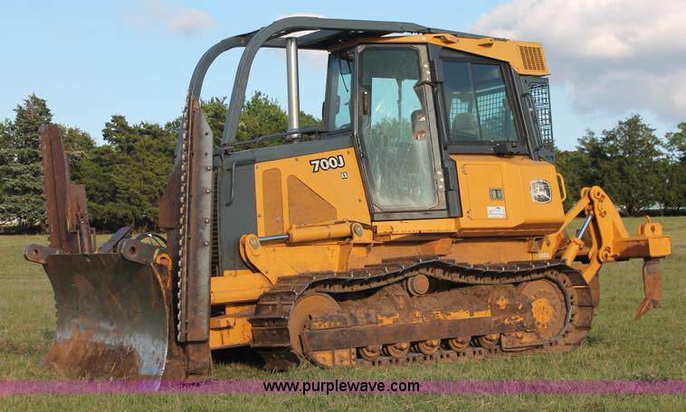 image for item K8874 2005 John Deere 700J LT dozer
