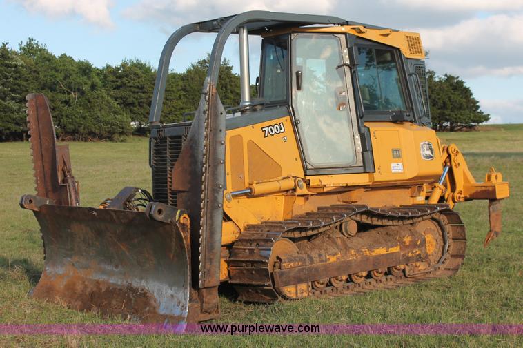 image for item K8874 2005 John Deere 700J LT dozer