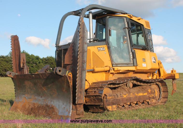 image for item K8874 2005 John Deere 700J LT dozer