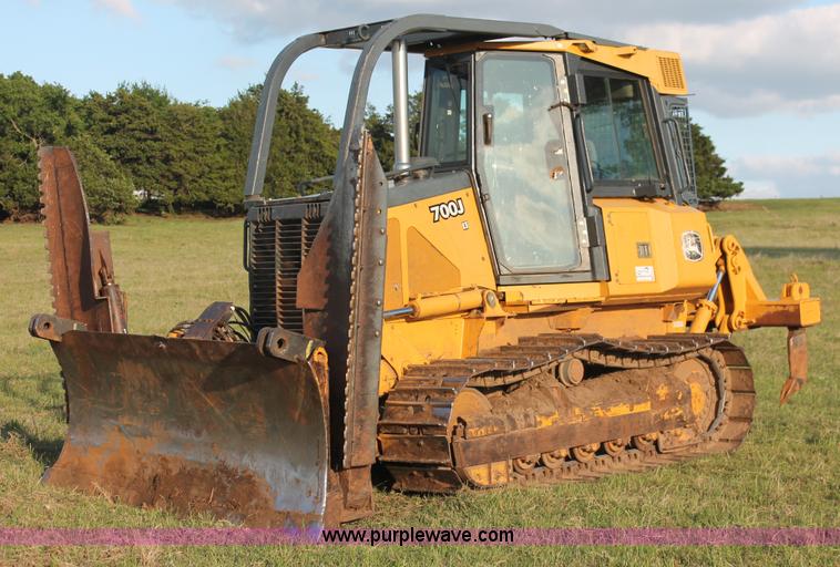 image for item K8874 2005 John Deere 700J LT dozer