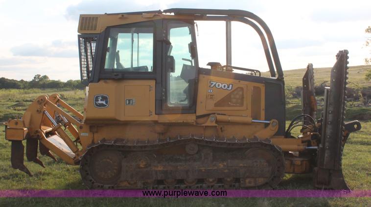 image for item K8874 2005 John Deere 700J LT dozer