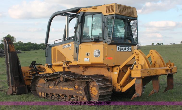 image for item K8874 2005 John Deere 700J LT dozer