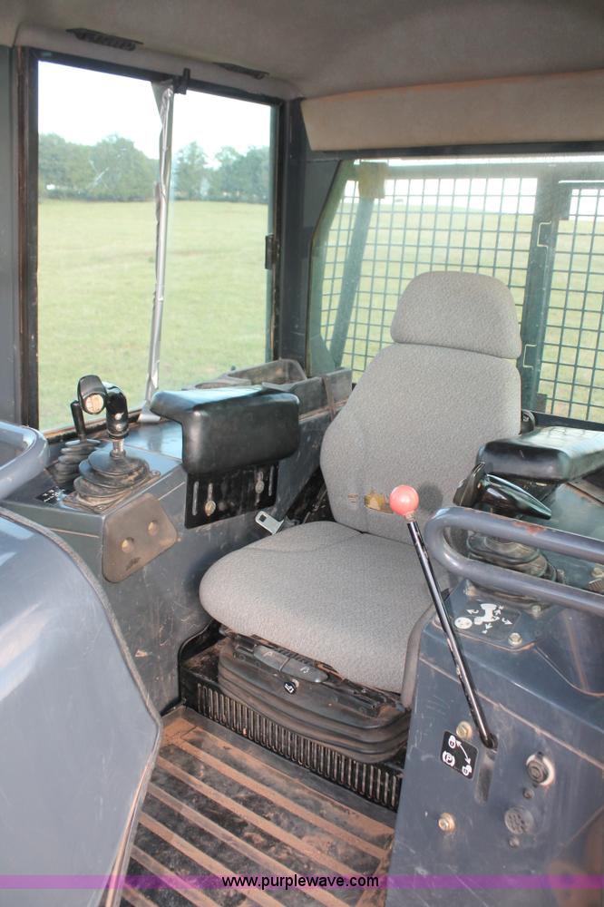 image for item K8874 2005 John Deere 700J LT dozer