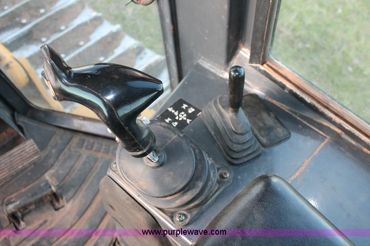 image for item K8874 2005 John Deere 700J LT dozer