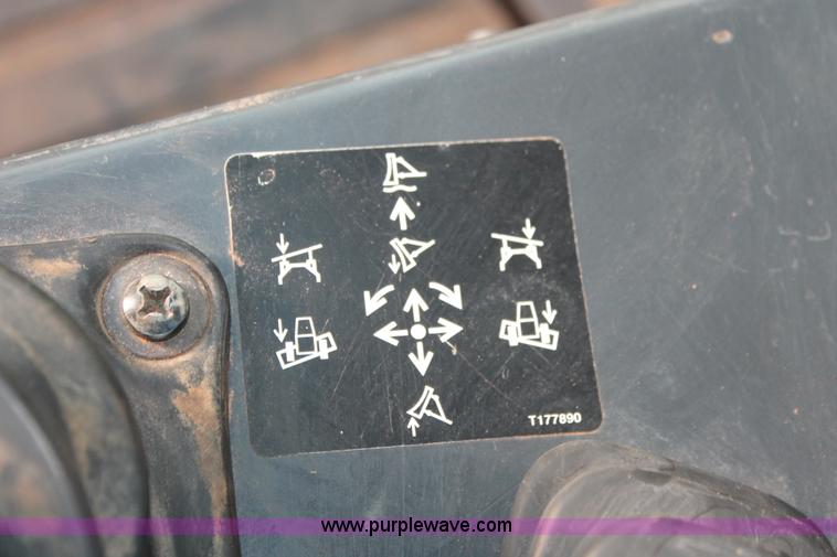 image for item K8874 2005 John Deere 700J LT dozer