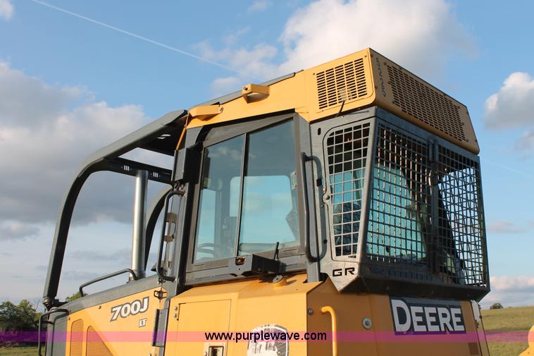 image for item K8874 2005 John Deere 700J LT dozer