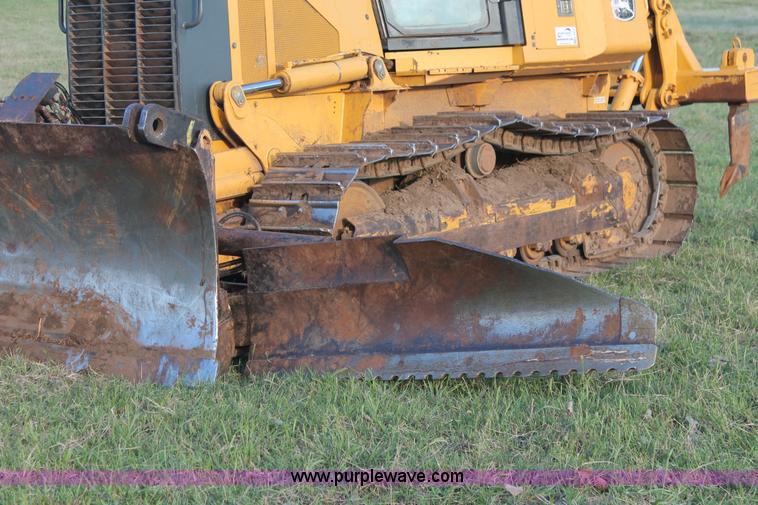 image for item K8874 2005 John Deere 700J LT dozer
