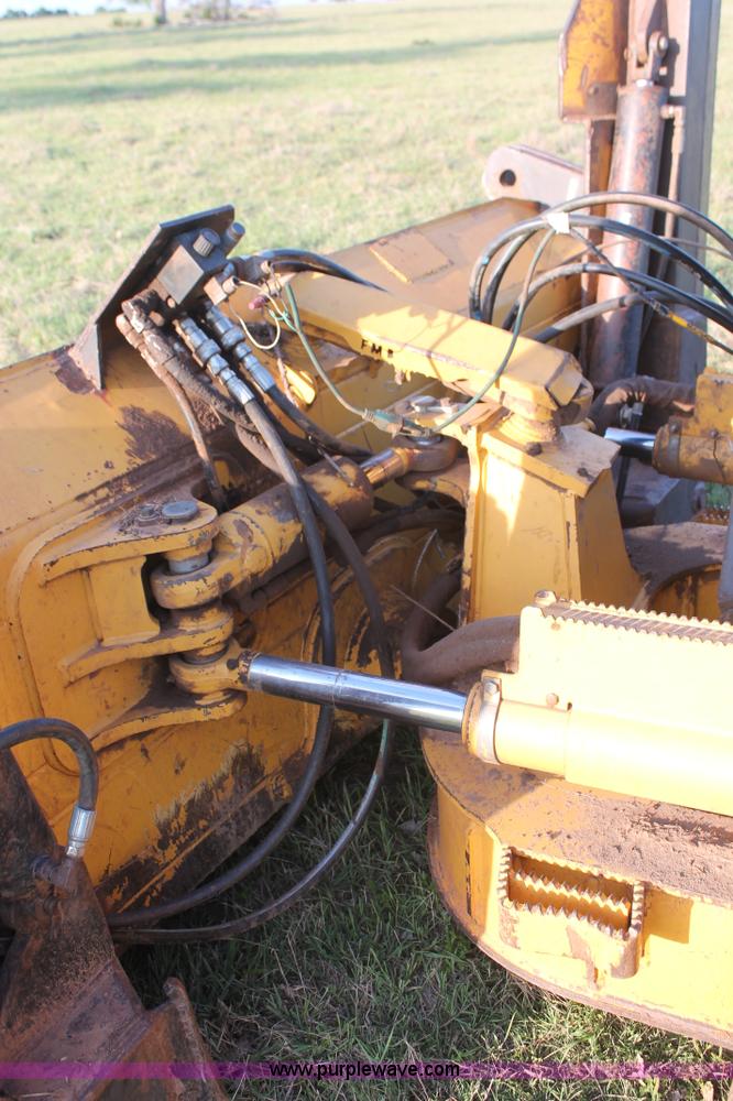 image for item K8874 2005 John Deere 700J LT dozer