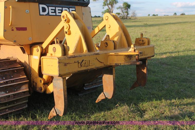 image for item K8874 2005 John Deere 700J LT dozer
