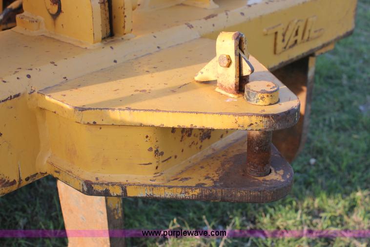 image for item K8874 2005 John Deere 700J LT dozer