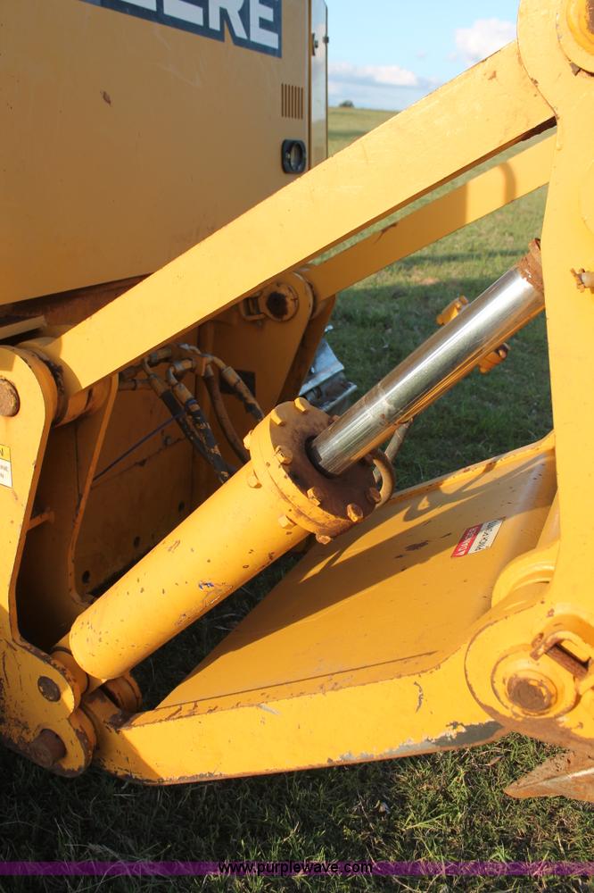 image for item K8874 2005 John Deere 700J LT dozer