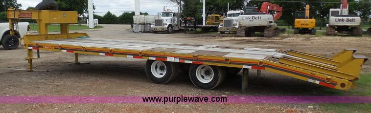 image for item L1536 2000 Interstate G20DT equipment trailer