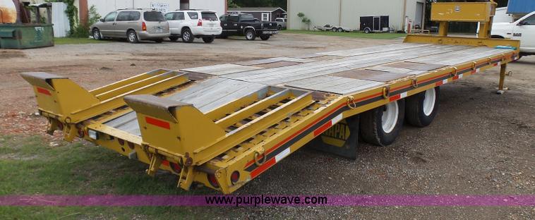 image for item L1536 2000 Interstate G20DT equipment trailer
