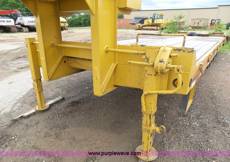 image for item L1536 2000 Interstate G20DT equipment trailer