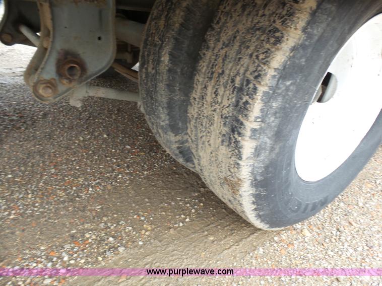 image for item L1536 2000 Interstate G20DT equipment trailer