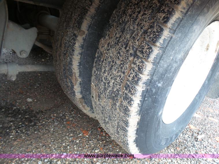 image for item L1536 2000 Interstate G20DT equipment trailer