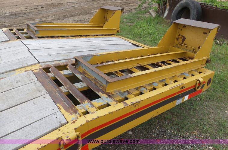 image for item L1536 2000 Interstate G20DT equipment trailer