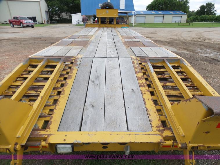 image for item L1536 2000 Interstate G20DT equipment trailer