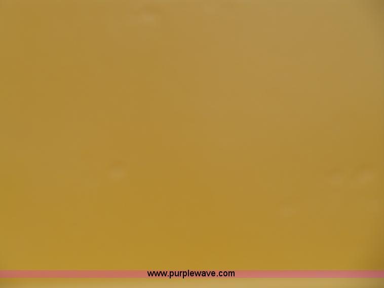 image for item L1536 2000 Interstate G20DT equipment trailer