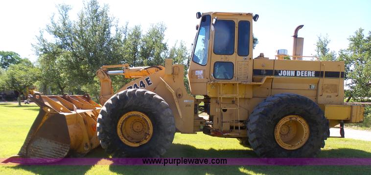 image for item L1537 1996 John Deere 744E wheel loader