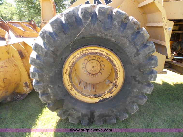 image for item L1537 1996 John Deere 744E wheel loader